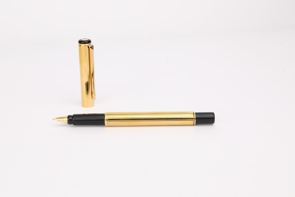 Parker Insignia - Penna Stilografica in Metallo Dorato