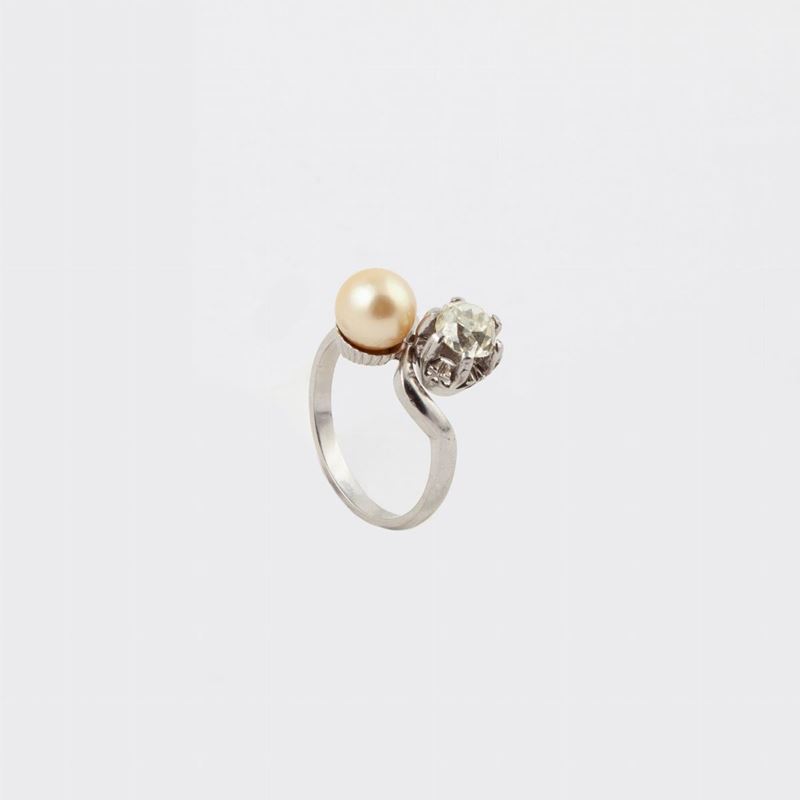 Anello Contrariè in Oro con Perla e Diamante Solitario