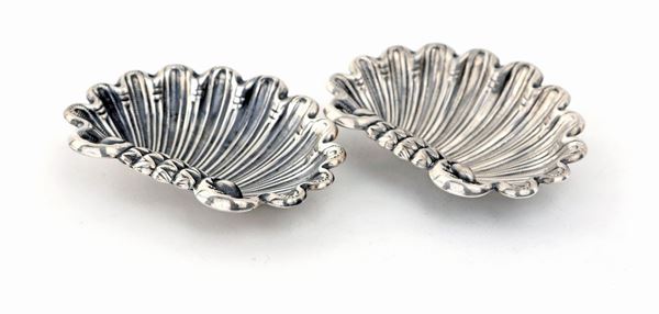 Coppia di piccoli posacenere in argento