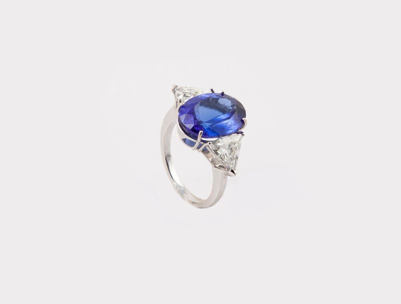 Anello in Oro con Tanzanite e Brillanti
