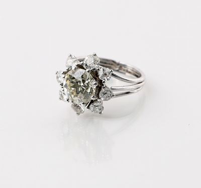 Anello a Fiore in Oro e Brillanti