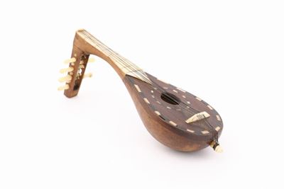 Liuto in Legno con Inserti in Osso e Madreperla