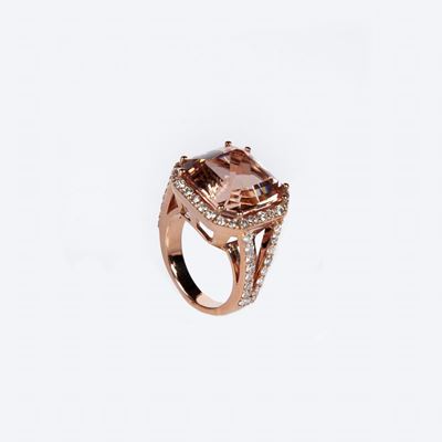 Anello in Oro Rosa con Morganite e Brillanti