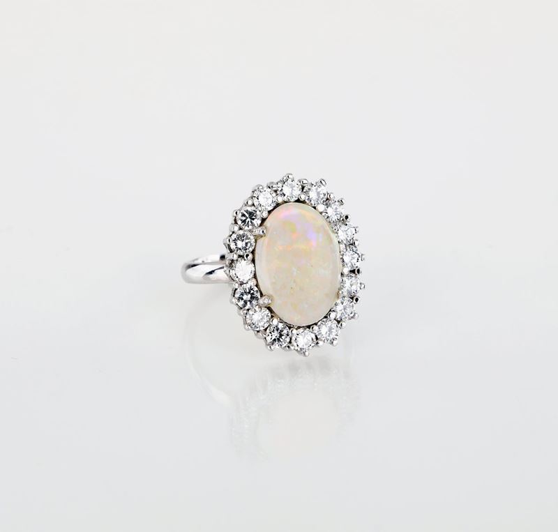 Anello in Oro Opale e Brillanti