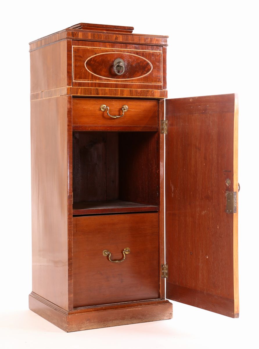 Mobile a Colonna in Mogano con Filettature in Legno Chiaro, Inghilterra, XIX Secolo