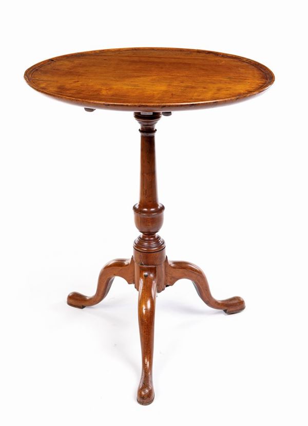 Tavolino in legno di frutto, Inghilterra, prima metà del XIX secolo