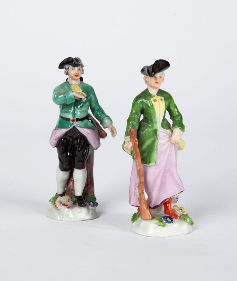 Coppia di Piccole Figure in Porcellana Policroma, Vienna, Fine del XVIII/inizi del XIX Secolo