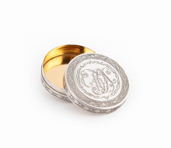 Scatola porta ostie in argento, argentiere L.B., XIX secolo