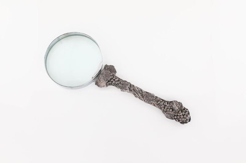 Lente D'ingrandimento da Tavolo in Silver Plated. Maureen Story Jones, Galles.