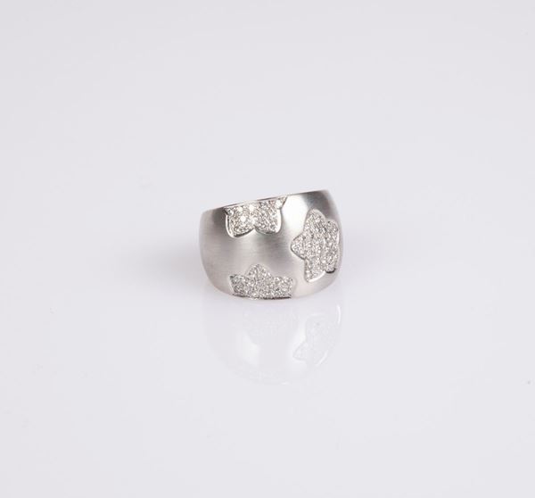 Anello a fascia in oro satinato e brillanti