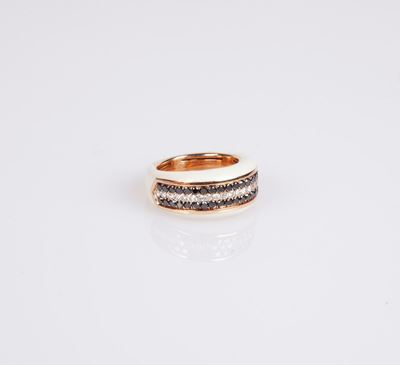 Anello in Oro, Smalto Bianco e Brillanti