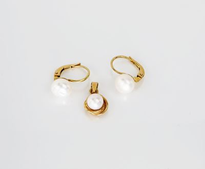 Parure Orecchini e Pendente in Oro e Perle
