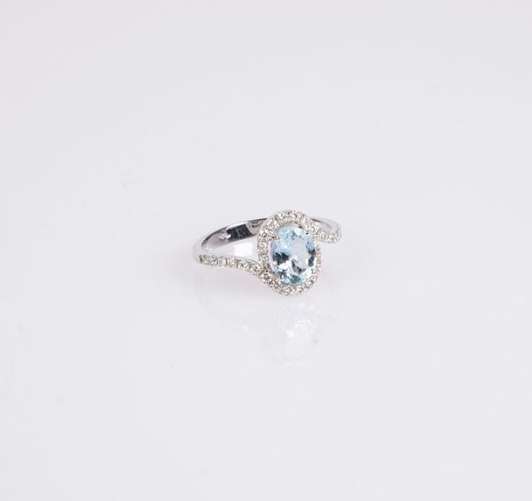 Anello in oro acquamarina e brillanti