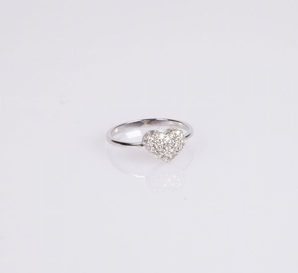 Anello a cuore in oro e brillanti