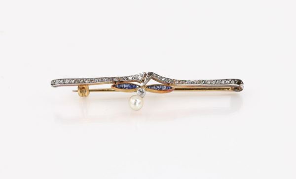 Spilla antica in oro, argento, perla, diamanti e zaffiri