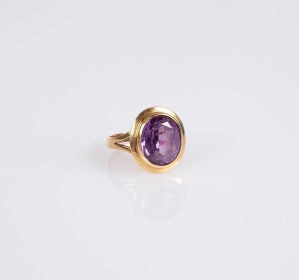 Anello in oro e ametista