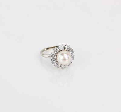Anello in Oro con Perla Giapponese e Brillanti