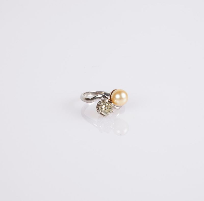 Anello Anni '20 Contrarié in Oro, Diamante e Perla
