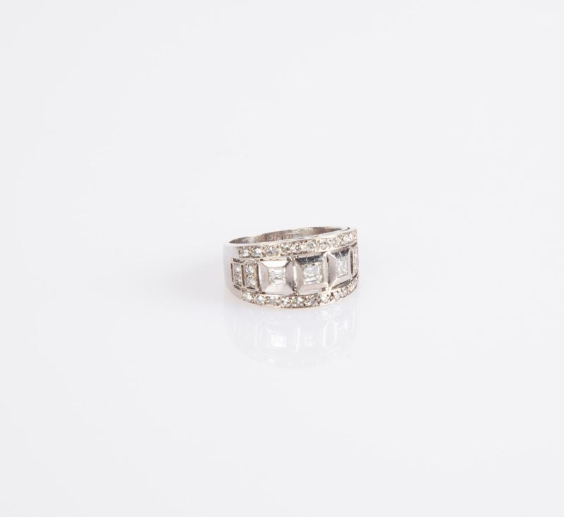 Anello a Fascia in Oro e Diamanti
