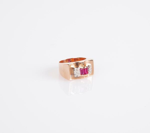 Anello a ponte anni '40 in oro, diamanti e rubino sintetico