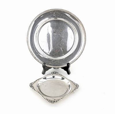 Due Piatti Diversi in Argento