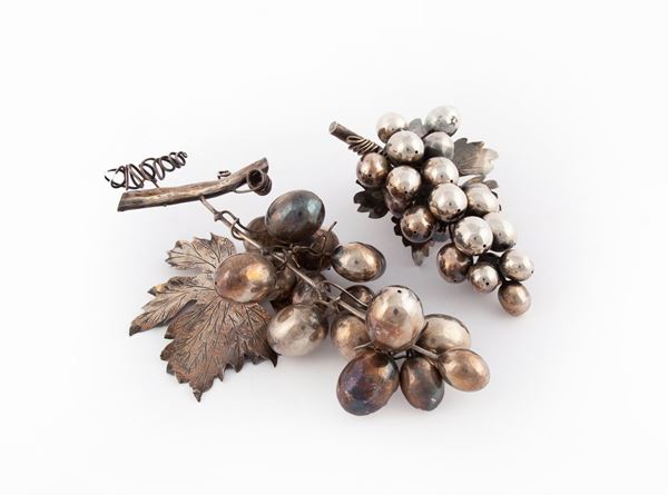 Due grappoli d'uva in argento 925, argentiere Vavassori