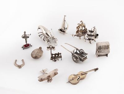 Lotto Composto da Dodici Miniature in Argento a Diverso Titolo