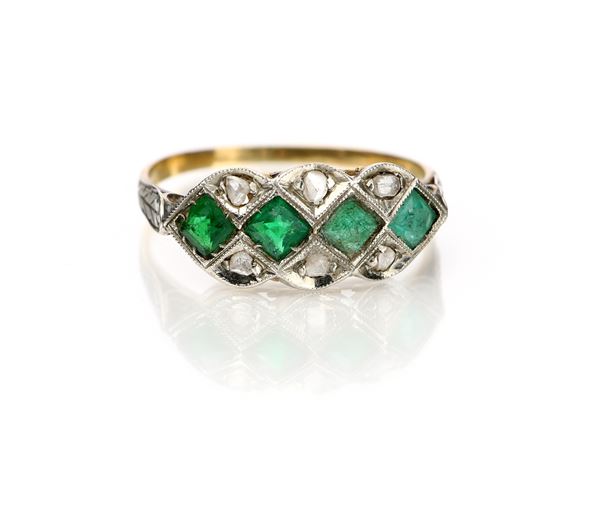 Anello antico in oro e argento diamanti smeraldi e pietre verdi