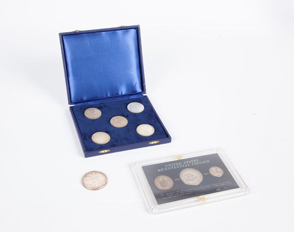 Lotto: Cinque 10 marchi 1972 Germania; 1 Dollaro 1987 Usa; e una confezione 1, 1/2 e 1/4 Dollaro Bicentenario 1976 Usa