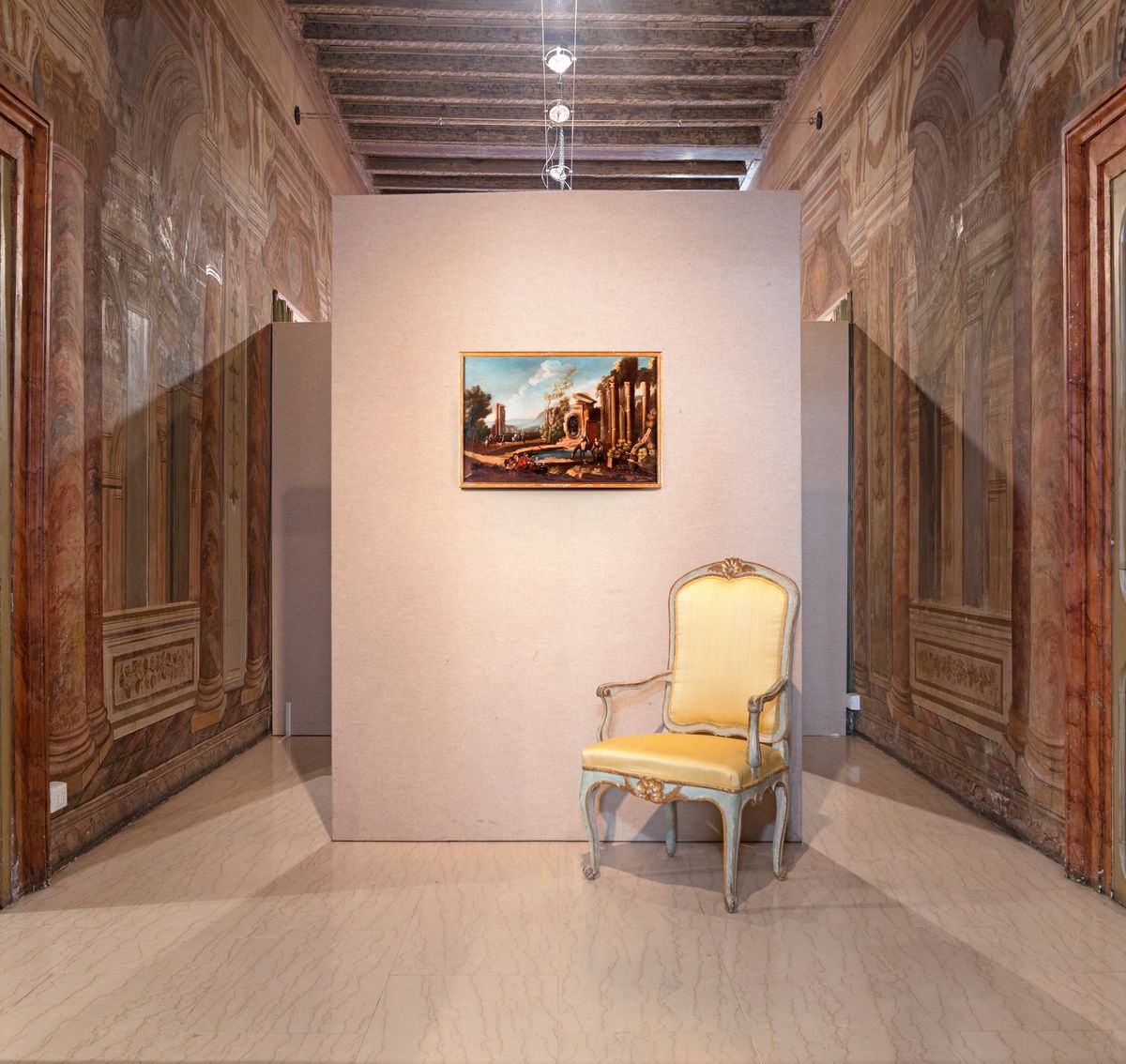 Scuola Napoletana del XVIII Secolo - Capriccio Architettonico con Figure