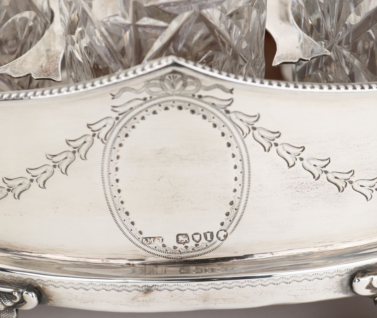 Cruet in Argento, Londra 1884, Argentiere g.M.j.