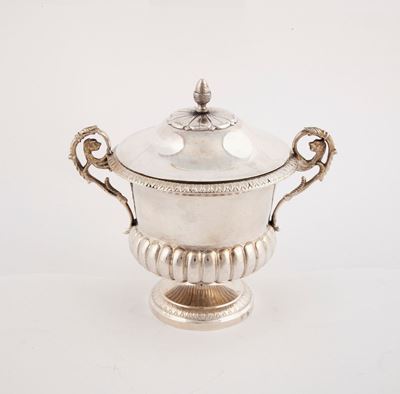 Zuccheriera Biansata con Coperchio, Genova, 1840