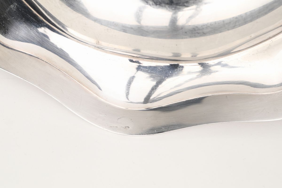 Coppia di Piatti Fondi per Servire