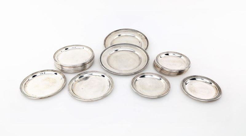 Dieci Piattini Sottobicchiere, Dodici da Pane e Due di Maggior Misura