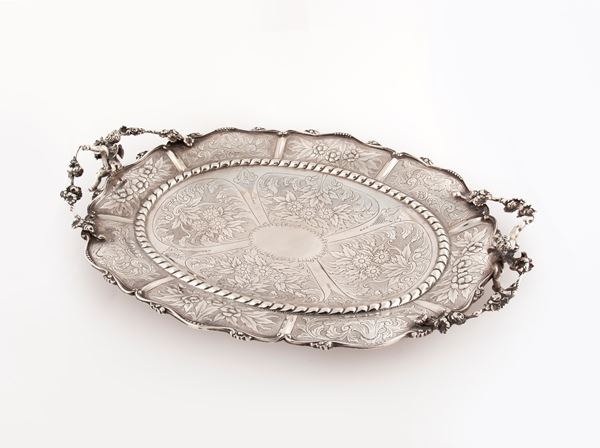 Vassoio centrotavola in argento, Marco Poli - Asta Argenti Antichi e da  Collezione - Casa d'Aste Arcadia