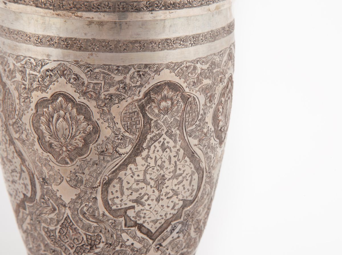 Shaker con Piatto in Argento a Basso Titolo, Manifattura Orientale
