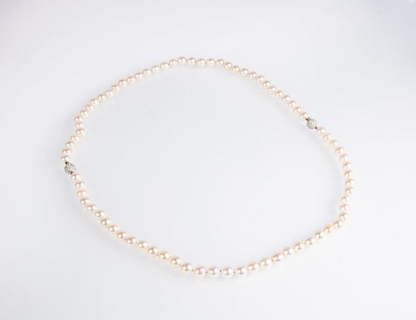 Collana di perle in oro e brillanti