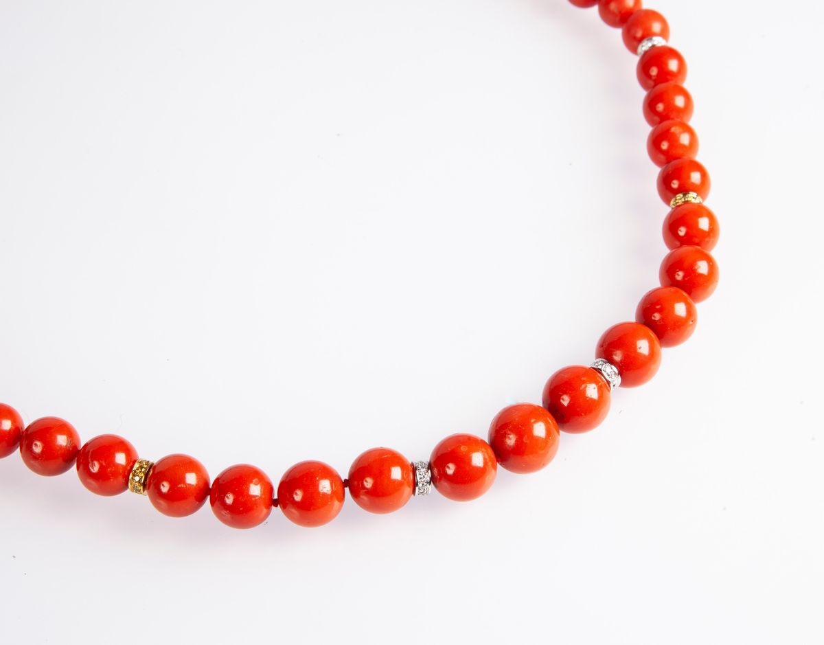 Collana in Corallo Rosso con Oro e Brillanti