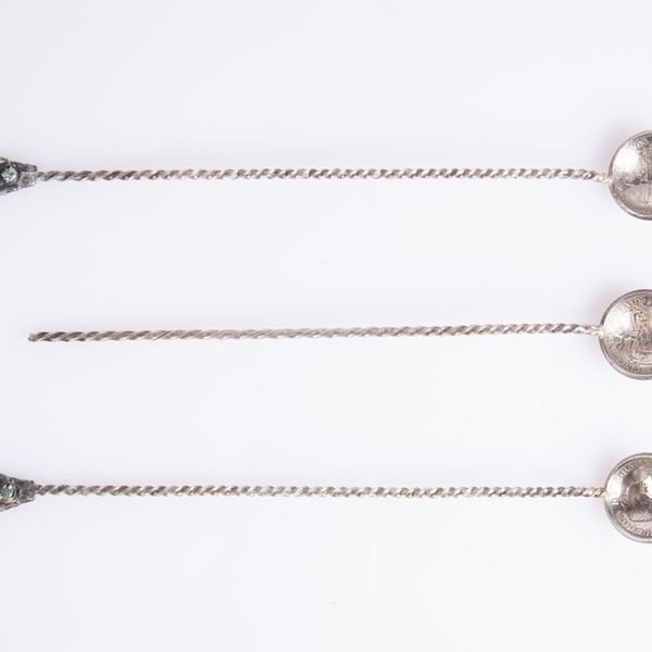 Tre cucchiai da shaker in argento ognuno con moneta da 50 Centavos 1914, 1915 e 1922 Repubblica di Colombia