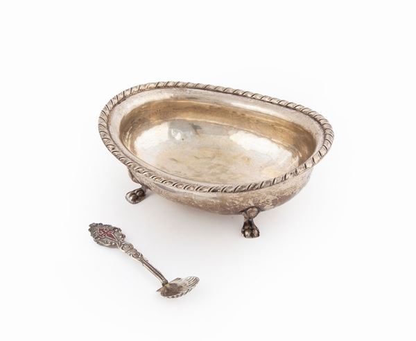 Vaschetta in argento e cucchiaio  - Asta Argenti Antichi e da Collezione - Casa  [..]