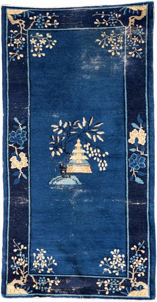 Tappeto Pechino fondo blu, fine XIX/inizi XX secolo