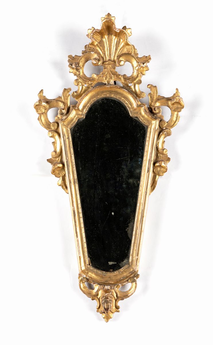 Due Specchiere in Legno Dorato dalle Analoghe Caratteristiche, XVIII Secolo