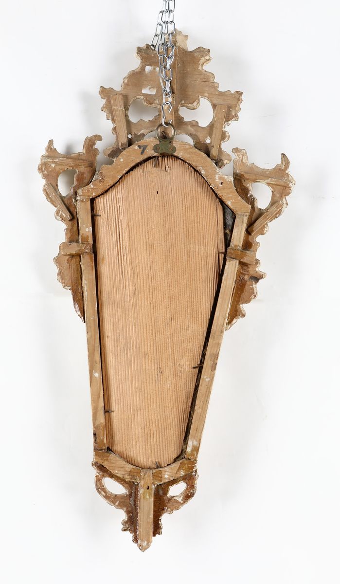 Due Specchiere in Legno Dorato dalle Analoghe Caratteristiche, XVIII Secolo