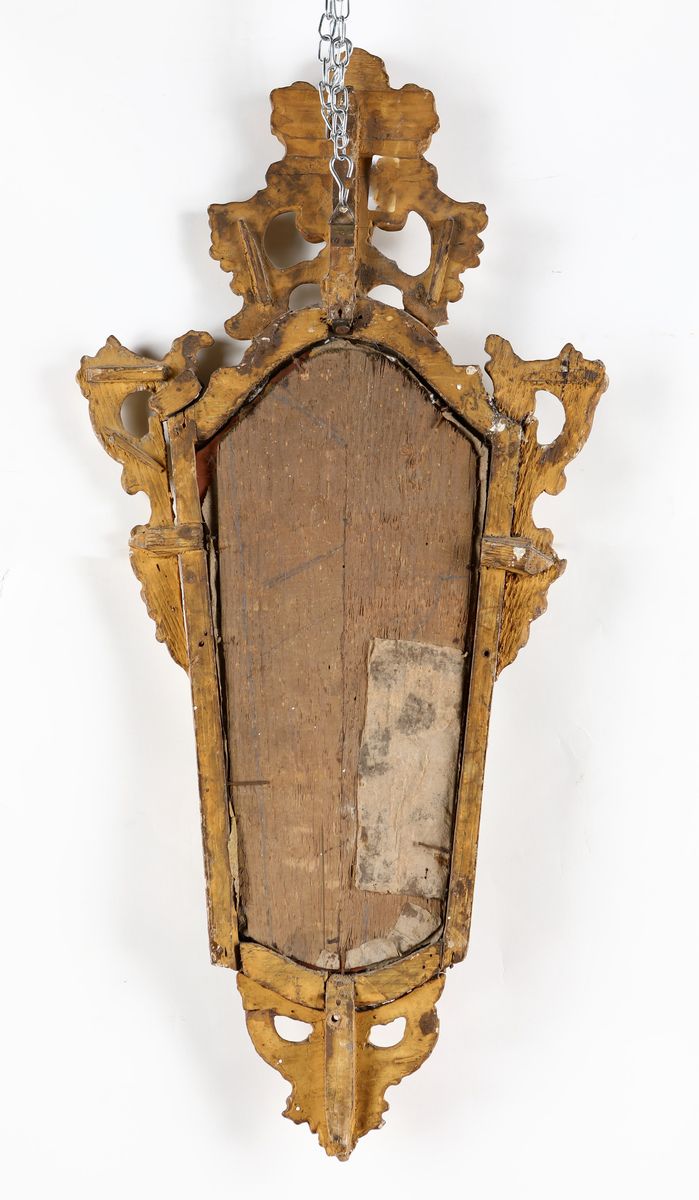 Due Specchiere in Legno Dorato dalle Analoghe Caratteristiche, XVIII Secolo