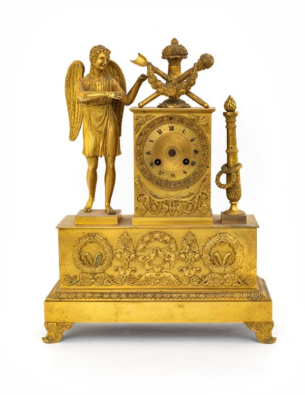 Orologio da tavolo in bronzo dorato, XIX secolo