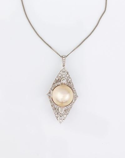 Pendente in Platino con Diamanti e Perla Australiana
