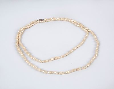 Collana a Laccio con Perle Artificiali.