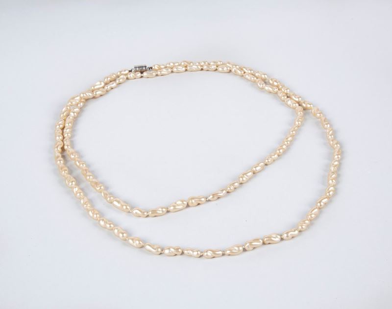 Collana a Laccio con Perle Artificiali.