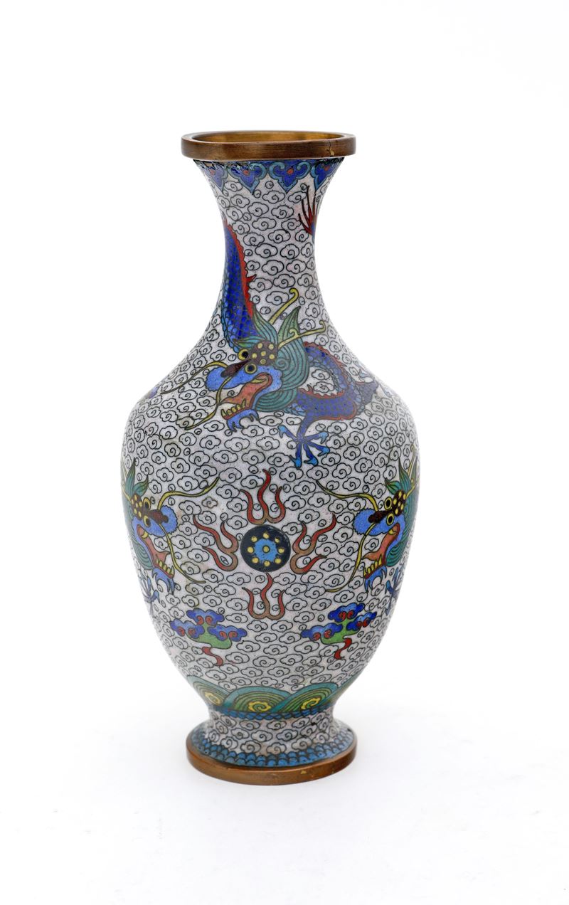 Piccolo Vaso Ad Anfora in Metallo Cloisonné, Cina, XIX Secolo