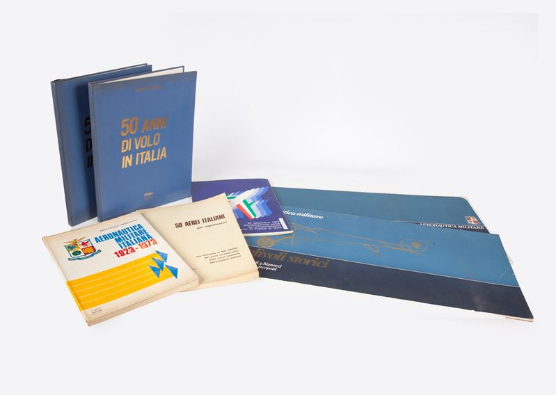 Lotto di Sette Volumi Sull'aeronautica Militare Italiana